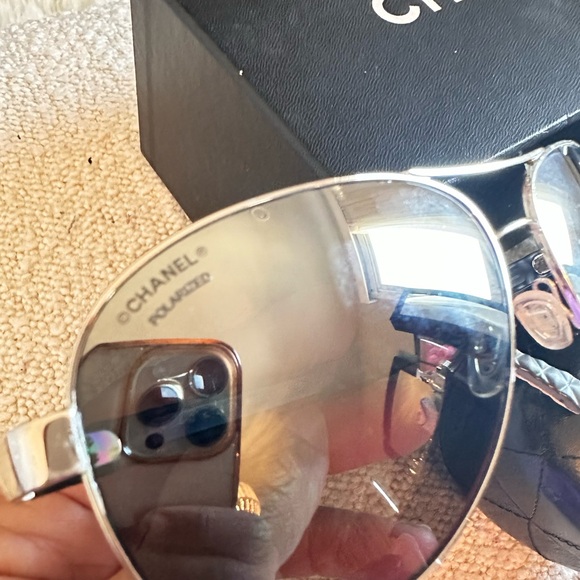 CHANEL Silver and White Polarized Aviators - Picture 4 of 9